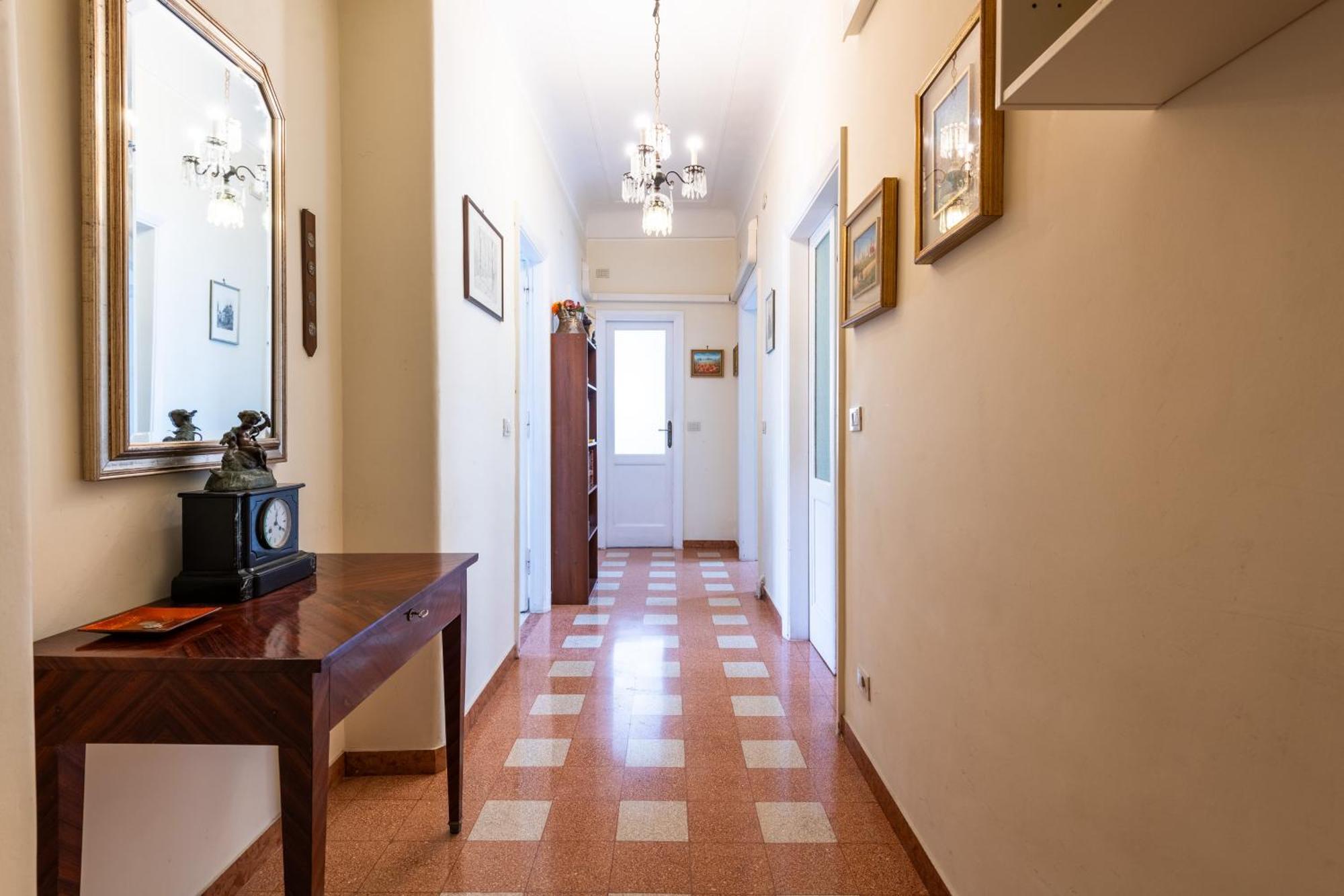 Cipro Apartment Rom